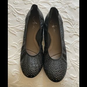 New Anesha Leather Ballet Flats sz 38.